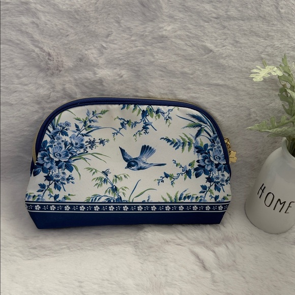 Estee Lauder Other - Estée Lauder Blue and White Floral Cosmetic Bag